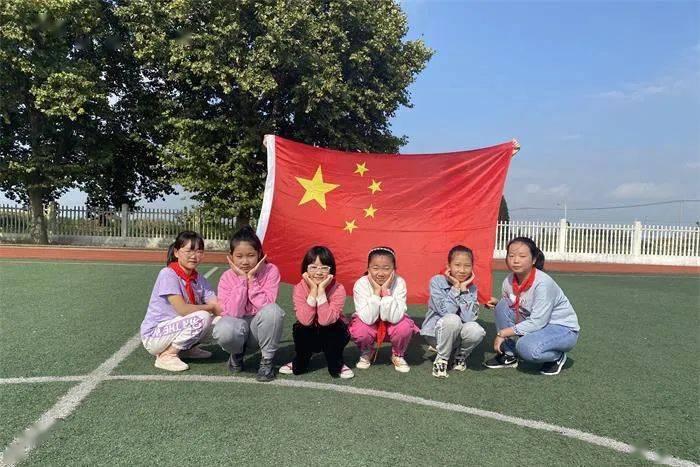 小猫钓鱼游戏龙王版有船